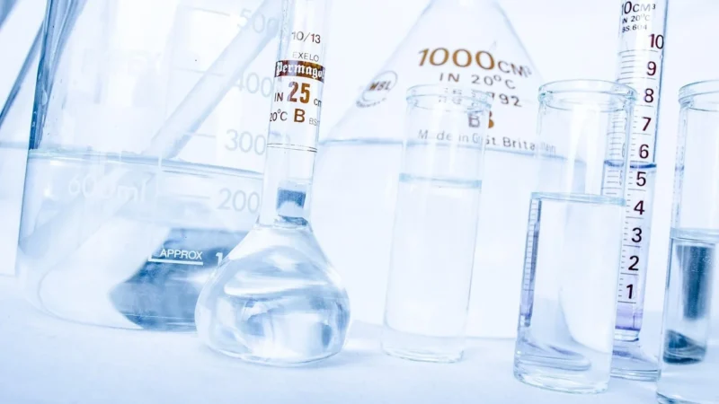Zasady stechiometrii: Klucz do zrozumienia reakcji chemicznych